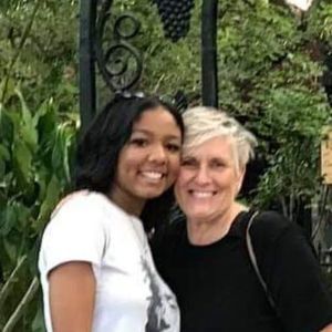 Meet your Posher, Debi